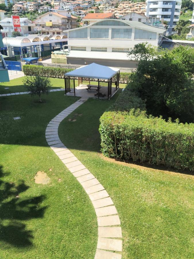 Appartamento Le Palme Montesilvano Marina Екстериор снимка
